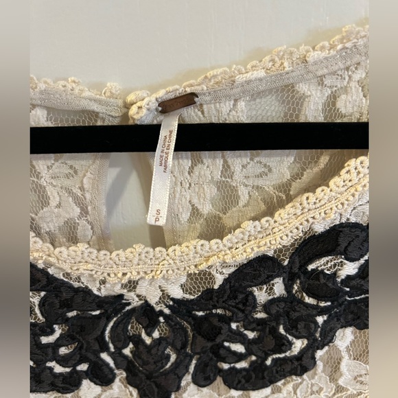 Cream Lace blouse - Free People - size small - Picture 3 of 4
